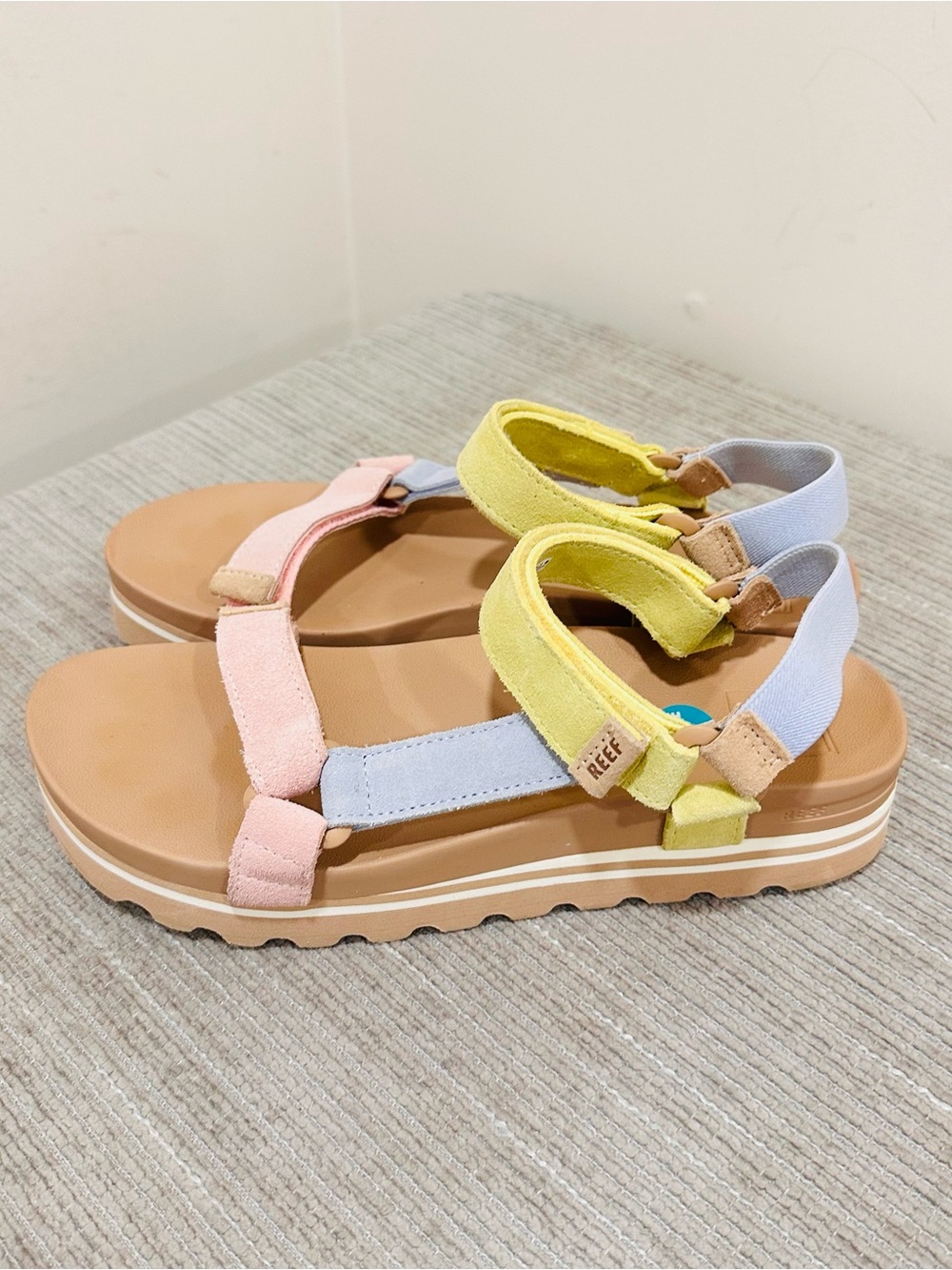 Reef Sandals Women's Size 9,5  Pink Blue Yellow Cushion Rem Hi Strappy